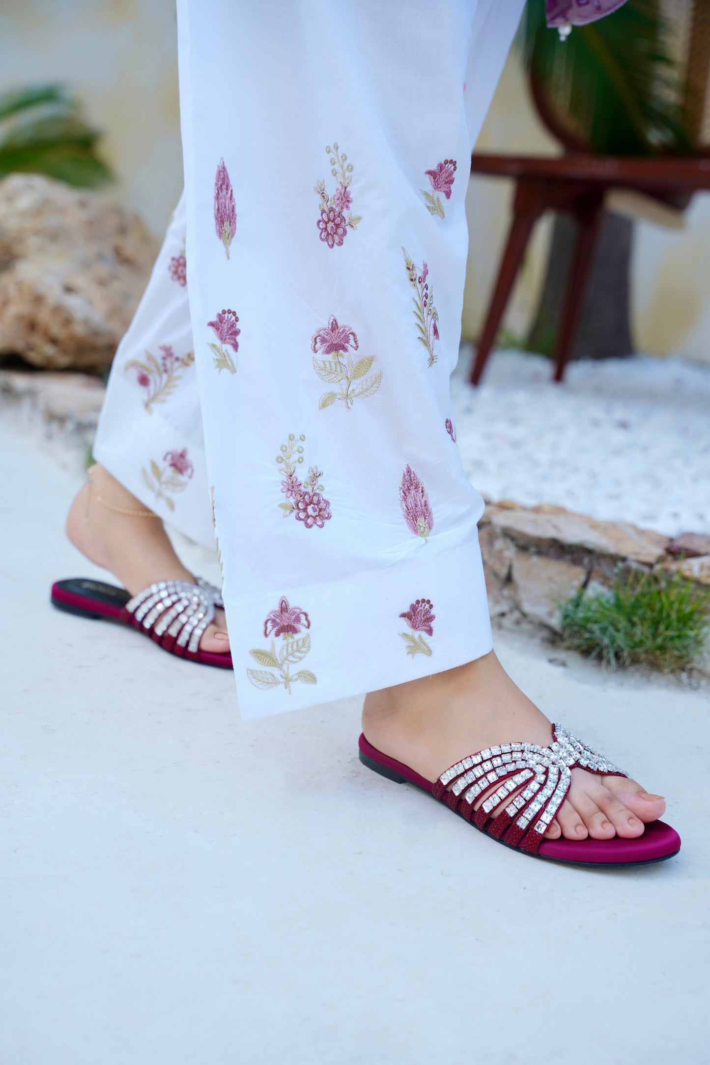 DIVINE MAROON